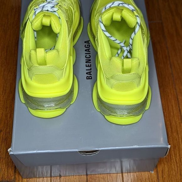 Balenciaga Women’s Sneaker Triple S Neon Yellow Sneaker Women's 10 US 40 EU. - Picture 7 of 7